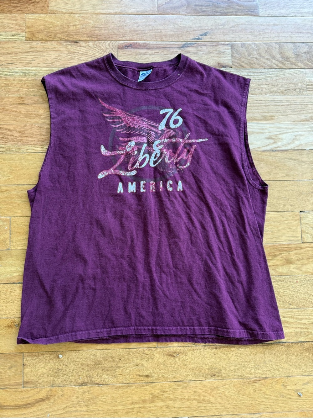 Gildan Maroon 'Liberty America' Graphic Tank Top